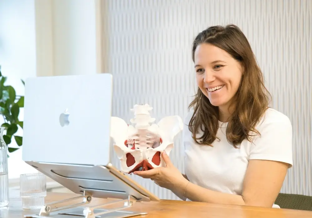 Theresa Haas beim Online Coaching - Female Empowerment Ausbildung